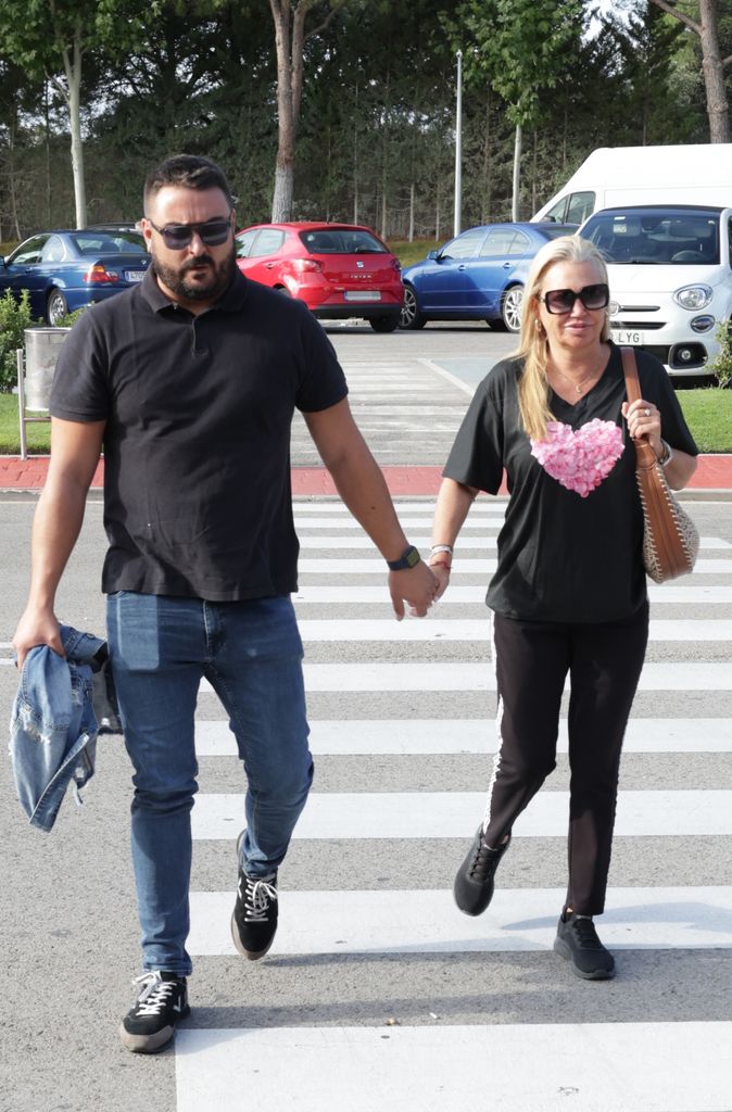 Belén Esteban y su marido en el tanatorio de Jimmy Giménez-Arnau, 18 de septiembre de 2024, Madrid