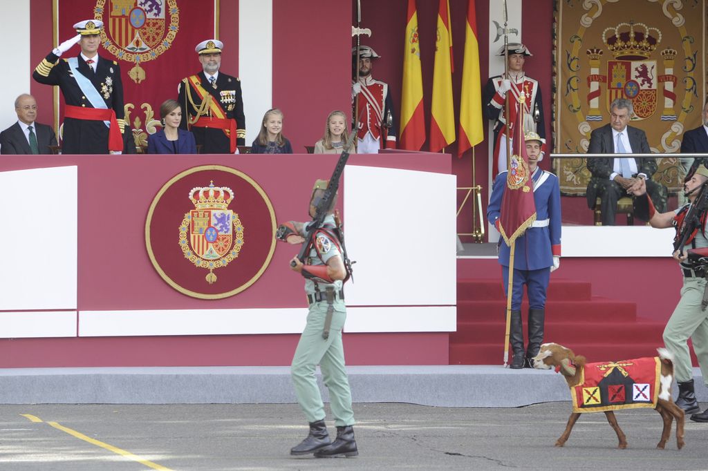 Los reyes con sus hijas el 12 de octubre de 2015