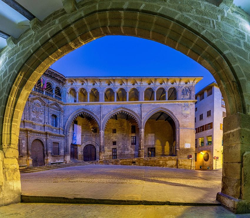 Plaza de España, Lonja y Ayuntamiento, Alcañiz, Teruel