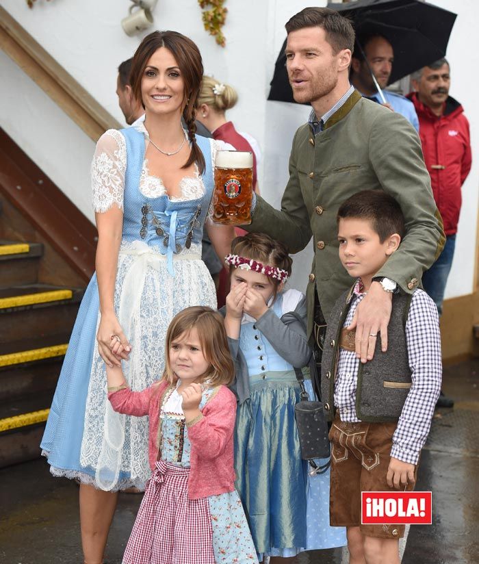 El futbolista estuvo con su familia en la Oktoberfest, una cita anual que viste Múnich de fiesta
