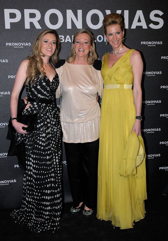 Andrea Prat junto a su madre, Marianne Sandberg y su hermana, la periodista y presentadora, Alejandra Prat 