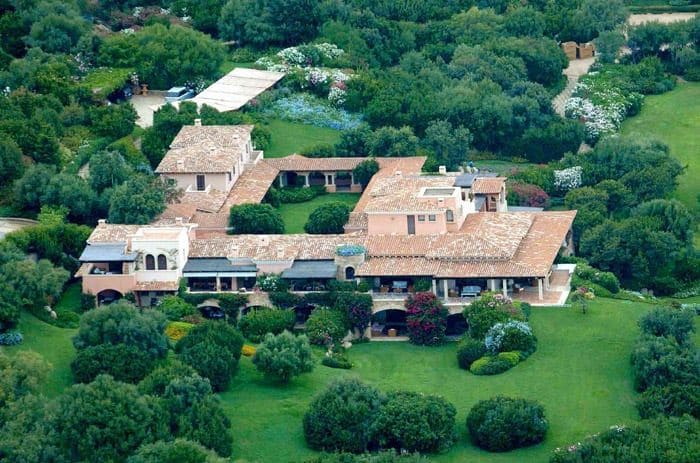 La única residencia que parece que no venderán es villa San Martino, en Arcore, a las afueras de Milán