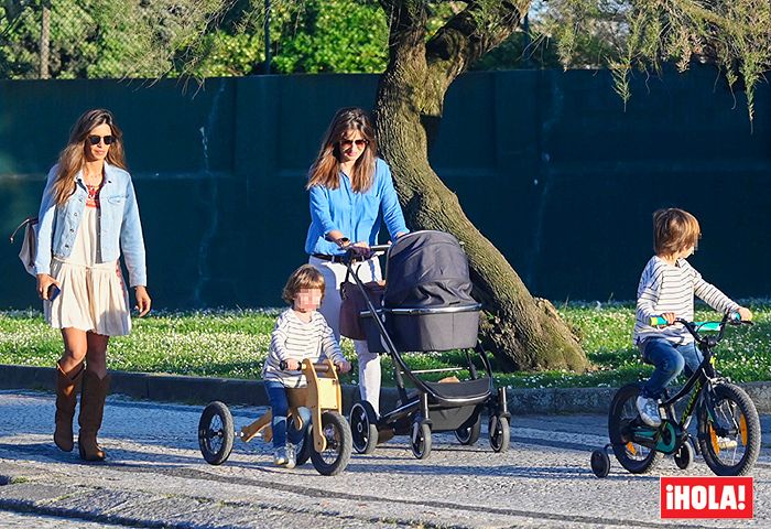 Sara Carbonero e Isabel Jiménez con sus hijos