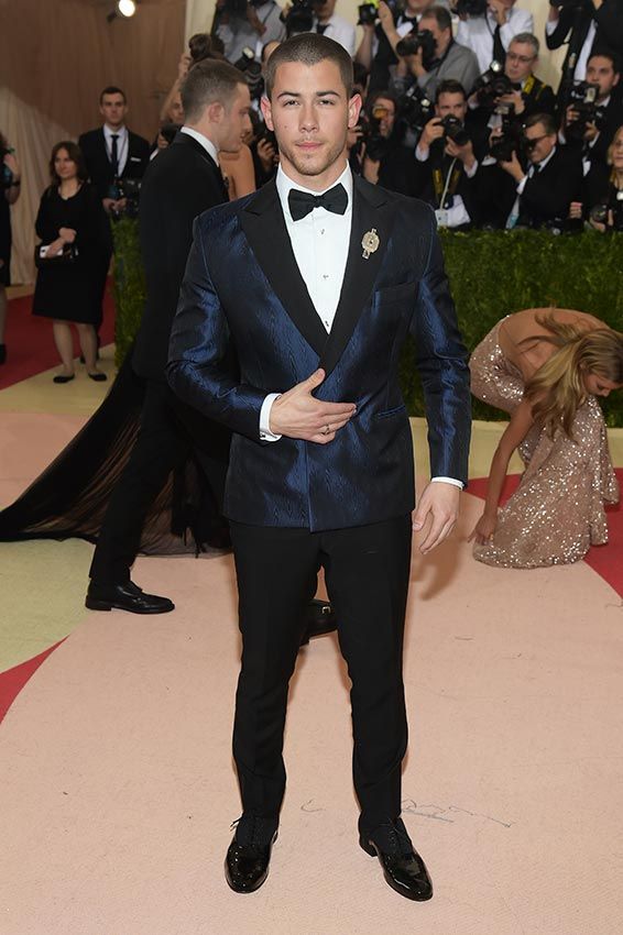 nick_jonas_met_gala_2016_1a.jpg