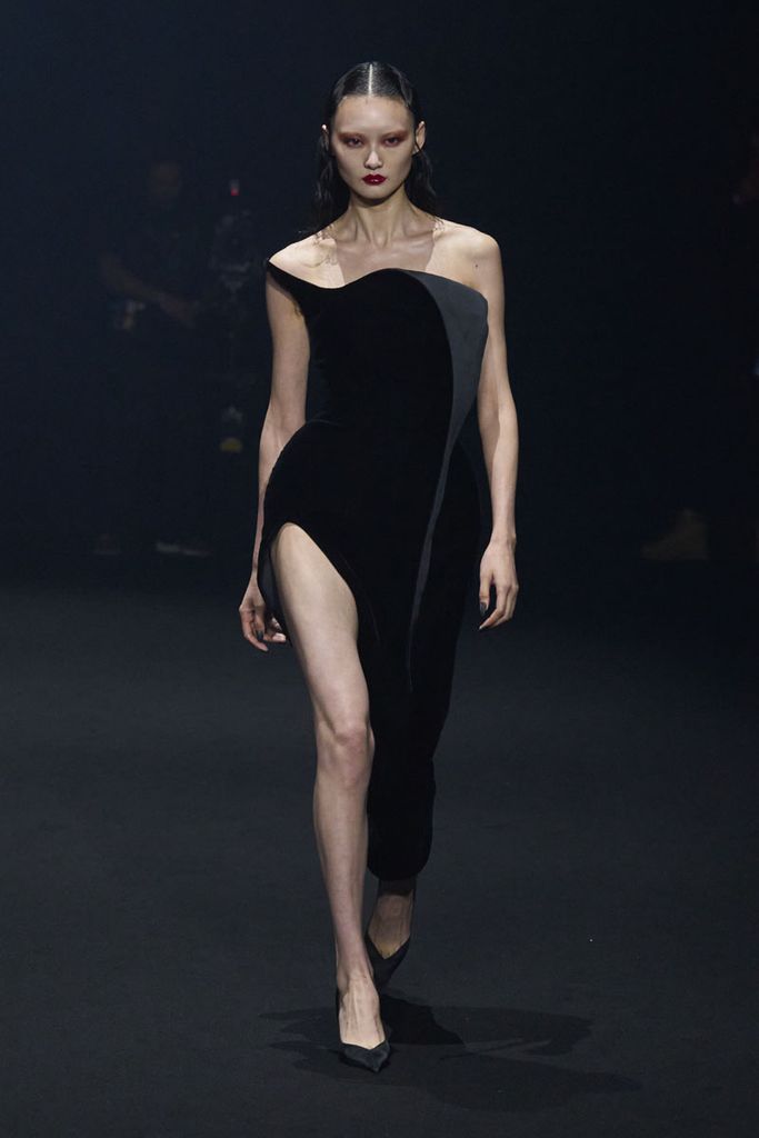 mugler040a