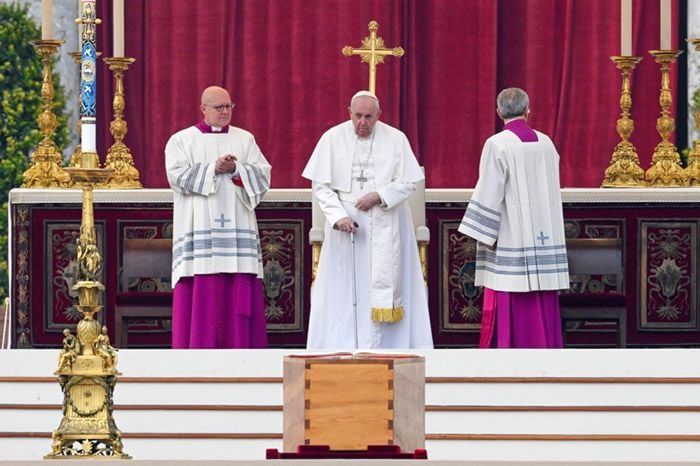 Funeral de Benedicto XVI en San Pedro del Vaticano