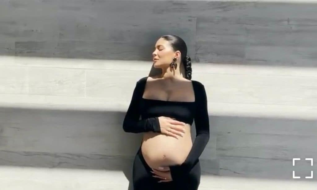 Kylie Jenner confirms pregnancy