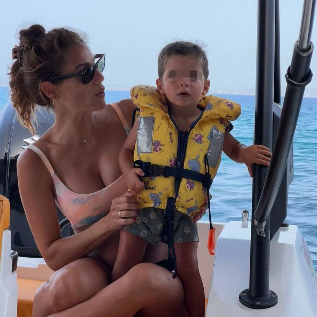 Lucía Villalón y su hijo, de vacaciones en Mallorca