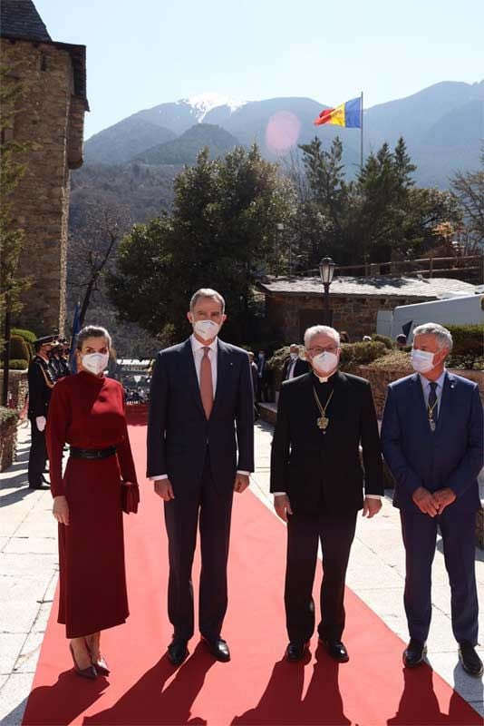 Los Reyes arrancan en la Casa de la Vall su primer viaje oficial a Andorra