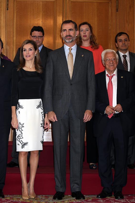 Padre Ángel con Felipe VI y doña Letizia