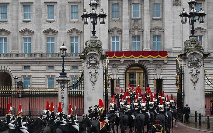 Cuerpos de seguridad en la coronación de Carlos III 