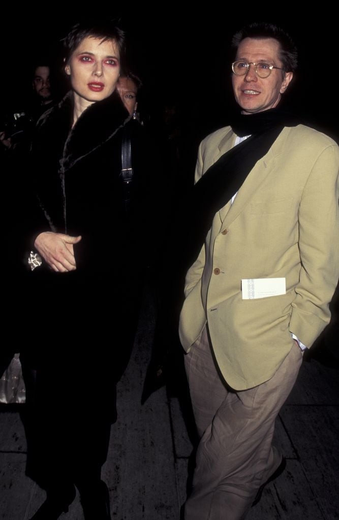 Isabella Rossellini y Gary Oldman en 1995 en NuevaYork 