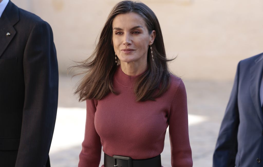 Reina Letizia vestido punto Sevilla