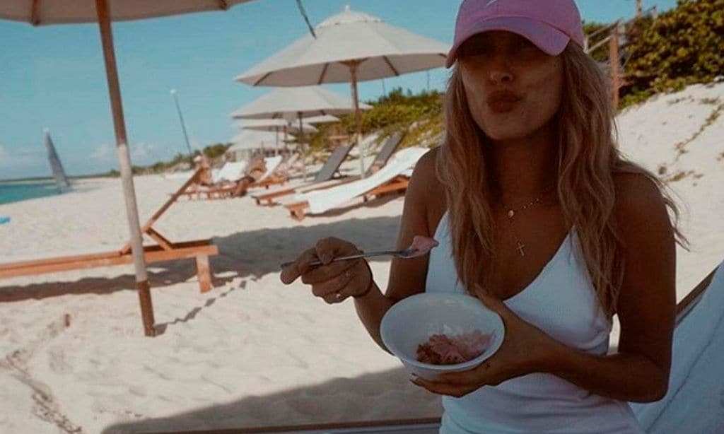 Hailey Bieber prioriza la ingesta de proteínas y vegetales