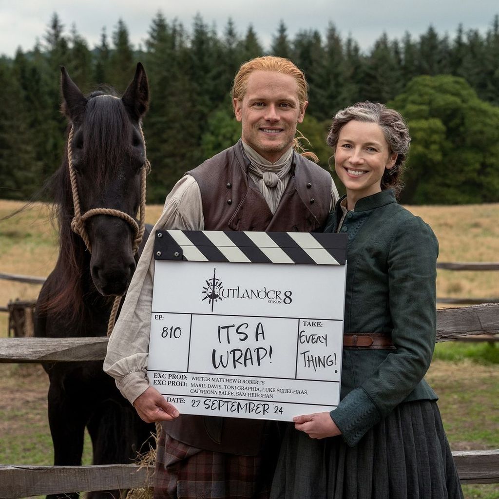 Sam Heughan y Caitriona Balfe dicen adiós a 'Outlander' y desvelan qué se llevarían del set