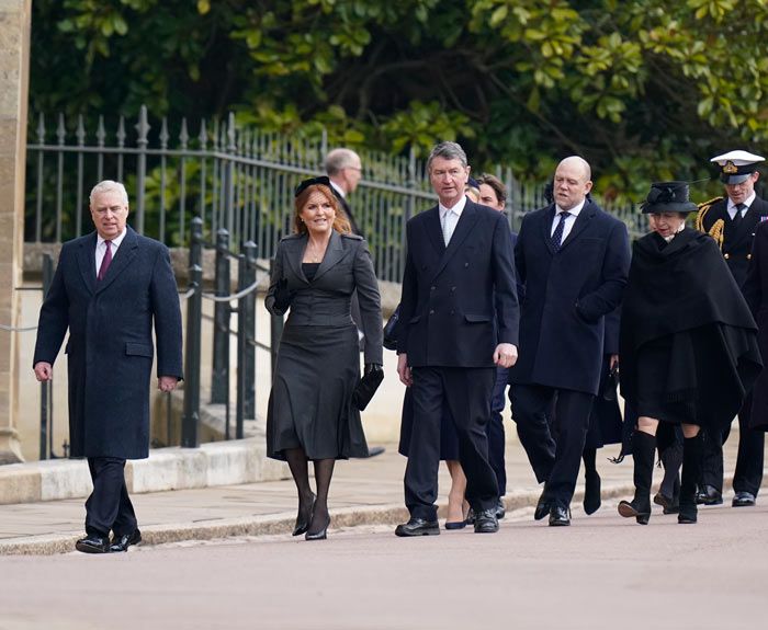 La Familia Real británica llegando a Windsor para la misa por Constantino de Grecia