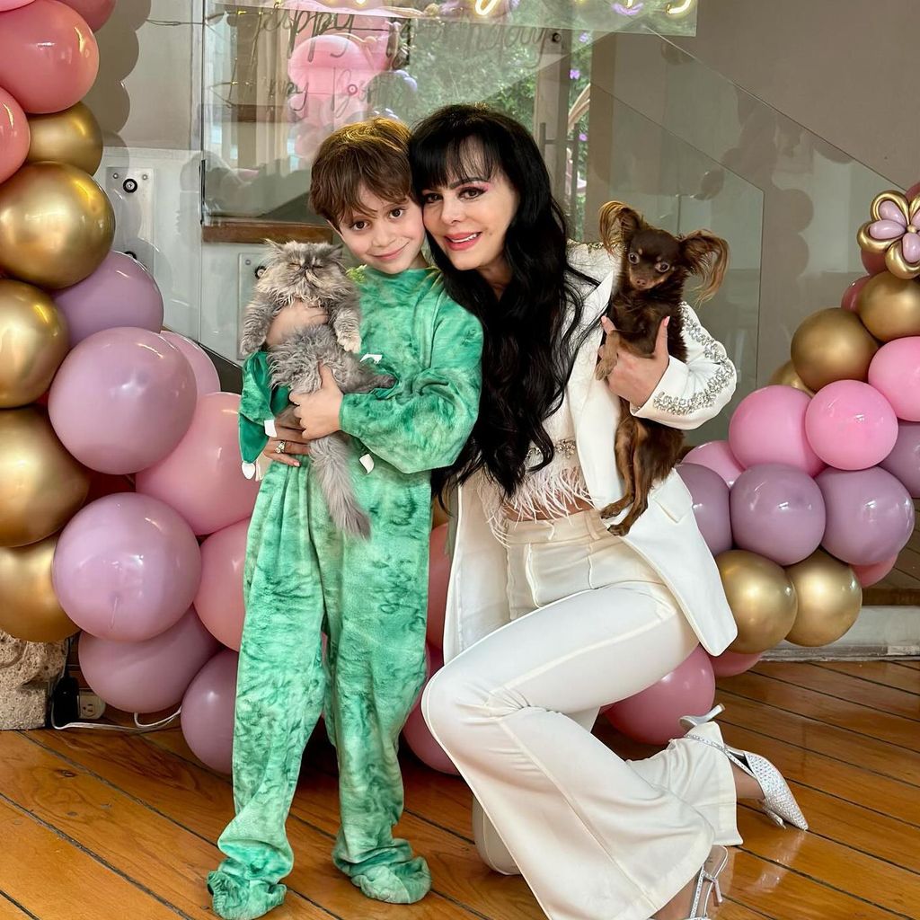 Maribel Guardia y su nieto José Julián