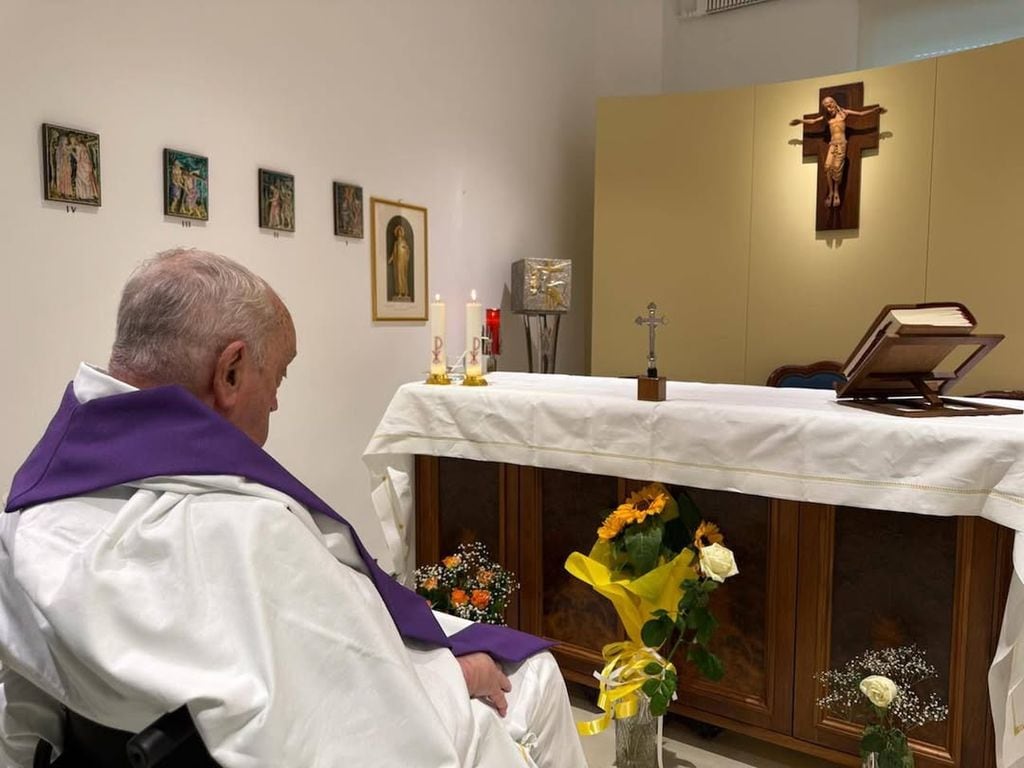 Primera imagen del papa Francisco desde su ingreso en el hospital Gemelli. Imagen de vaticannews.es