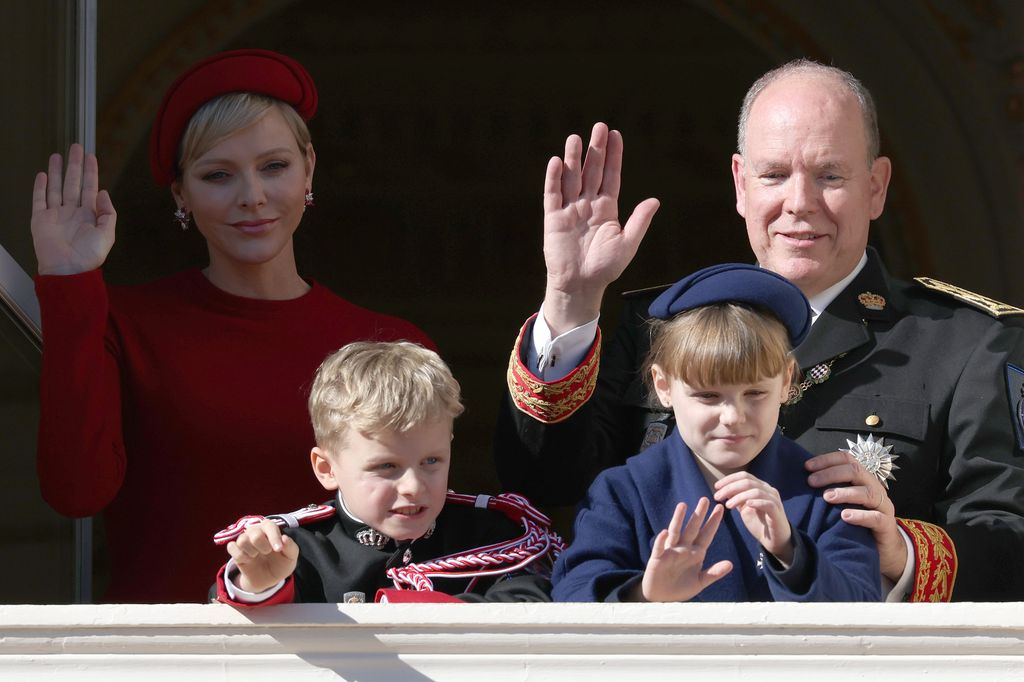 Charlene de Mónaco, Alberto de Mónaco, Jacques de Mónaco y Gabriella de Mónaco el 7 de mayo de 2022