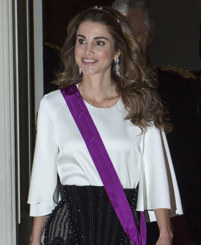 La Reina jordana compartió con sus seguidores una imagen de la noche en la que puso: 'Una maravillosa cena de los reyes Felipe y Matilde en nuestro honor'
