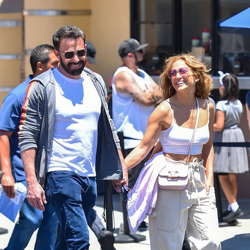 Jennifer Lopez and Ben Affleck take their kids and their love to Universal Studios Hollywood