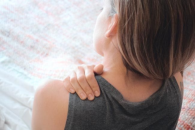 Evita lesionarte las cervicales cuando vayas al gimnasio