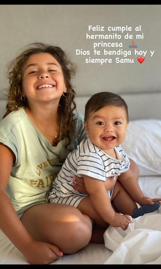 Salomé y su hermanito