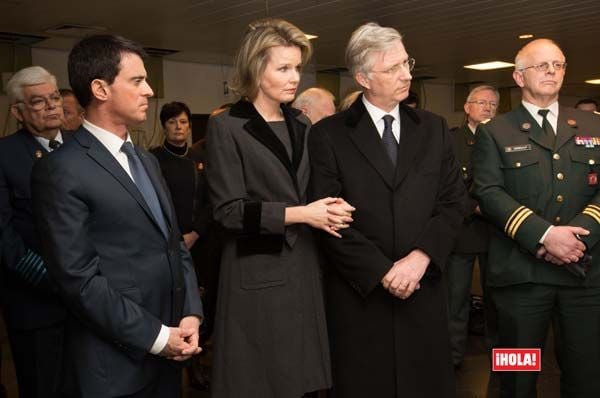 Felipe y Matilde de Bélgica han visitado varios hospitales para preocuparse por el estado de salud de los heridos en los atentados ocurridos en el aeropuerto de Zaventem y en la estación de metro de Malbeek
