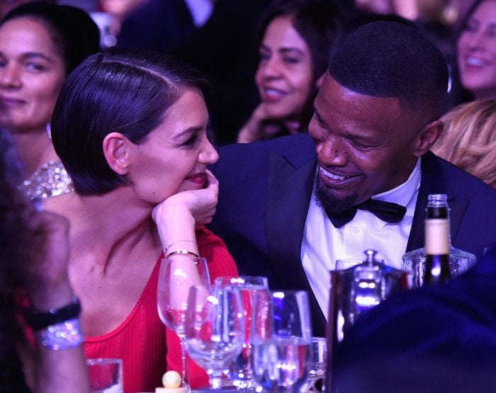 Katie Holmes y Jamie Foxx durante una fiesta previa a los Grammy