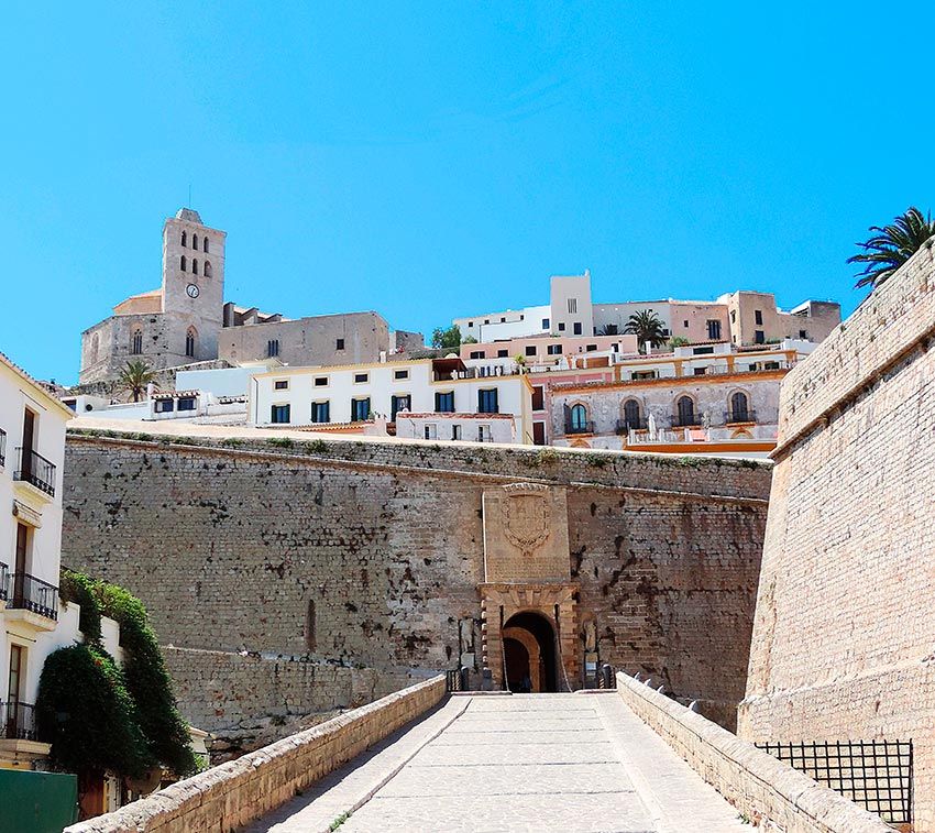 ibiza-accesodalt-vila-murallas