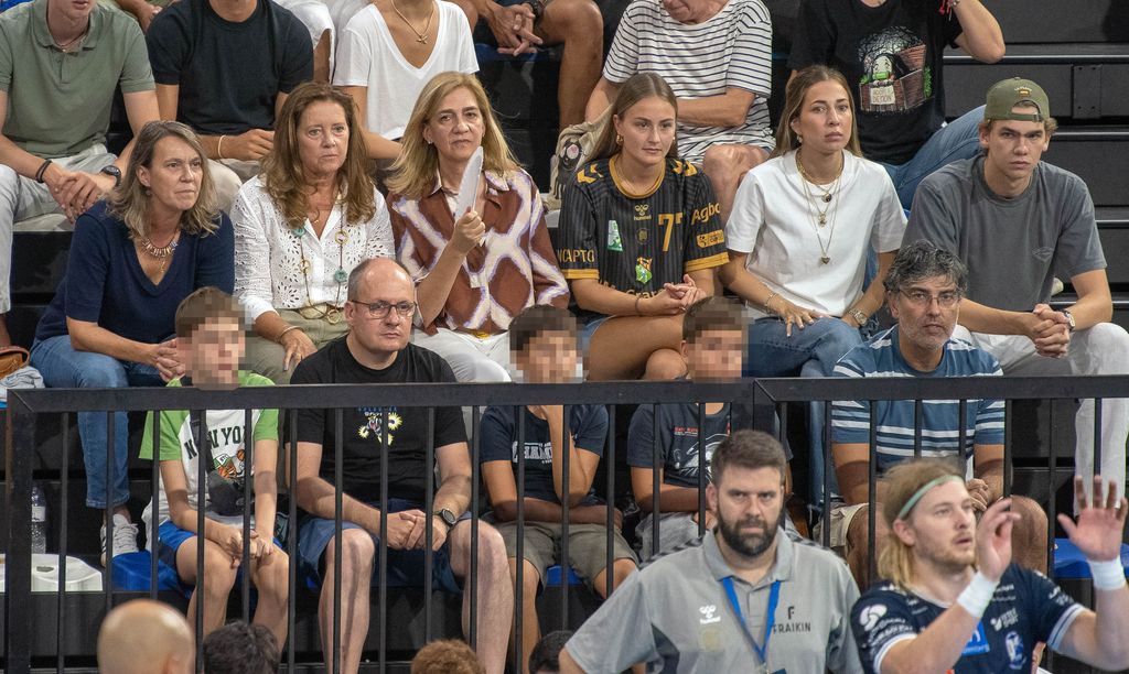 La Infanta Cristina, Alexia de Grecia, Johanna Zott, Olympia Beracasa y Miguel Urdangarin en el partido de Pablo Urdangarin a 07 de Septiembre en Granollers (España)