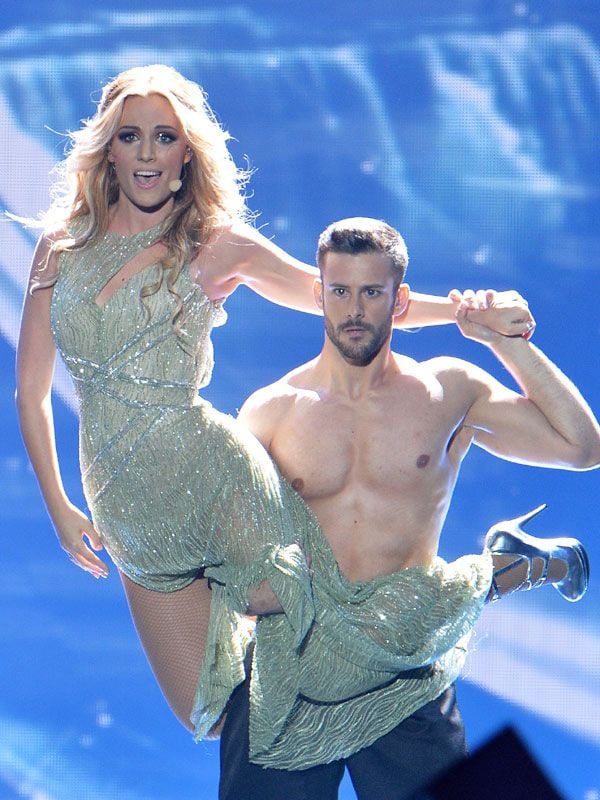 El bailarín italiano Giuseppe di Bella acompañó a Edurne sobre el escenario con una coreografía llena de energía
