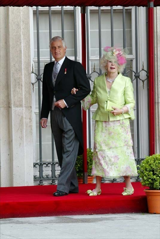 Duquesa de Alba con su hijo Carlos 