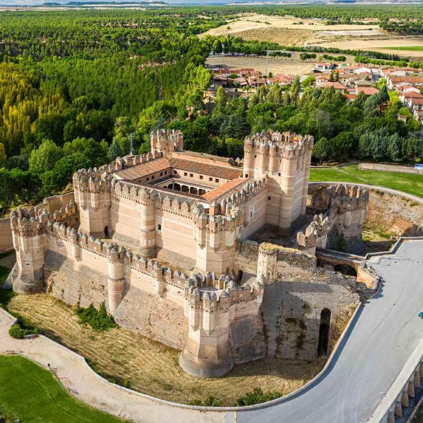 vista aerea del castillo de coca segovia