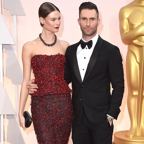 Behati Prinsloo y Adam Levine se casaron en el verano de 2014 y ahora están esperando su primer hijo
