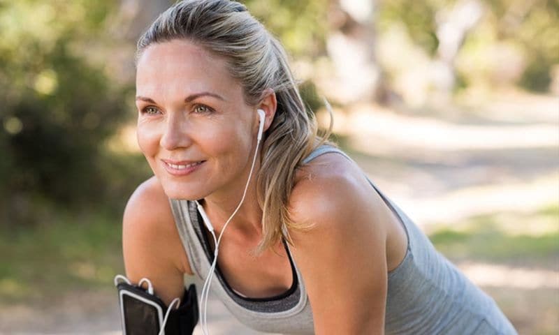 Mujer haciendo deporte