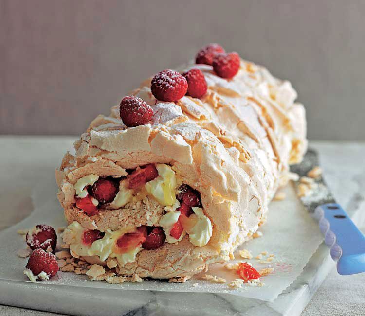 Brazo de merengue relleno de frambuesas