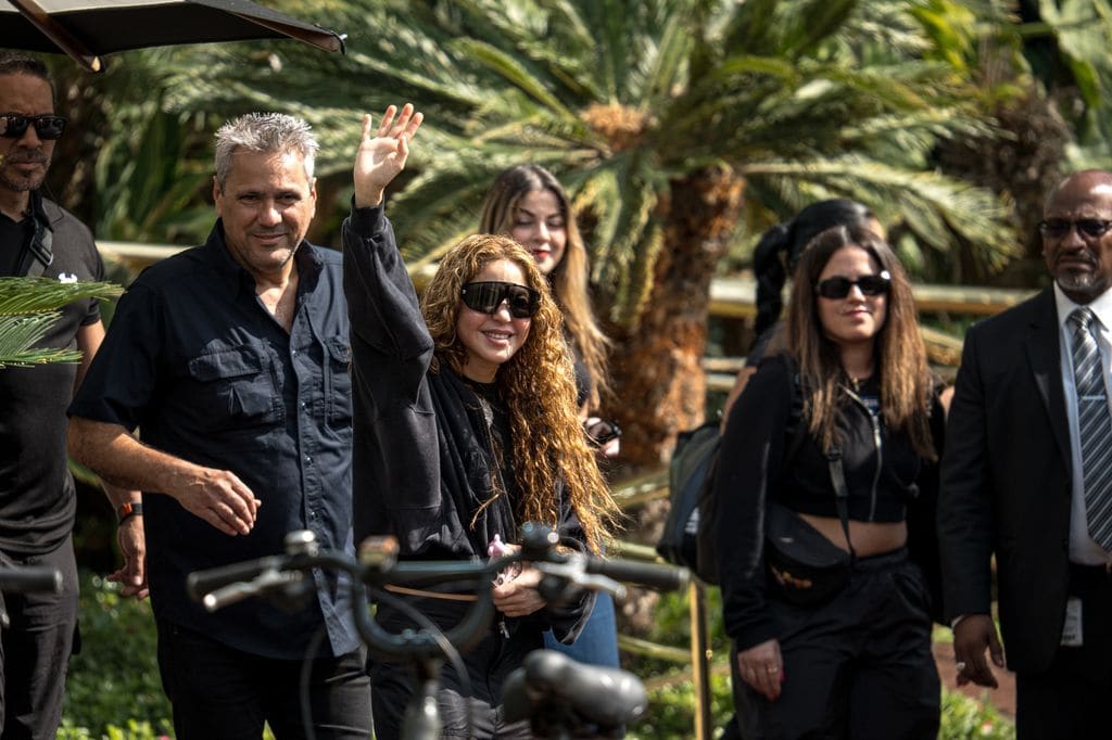 Shakira leaves her Belmond hotel and heads to the National Stadium of Peru to give her concert, which she announced on social networks that she will give today in Lima, the capital of Peru on February 17, 2025. Shakira was hospitalized yesterday for a stomach problem that caused her to cancel her concert in Peru