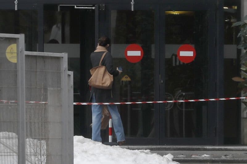 Sara Carbonero llegando a Radio Marca en su primer día