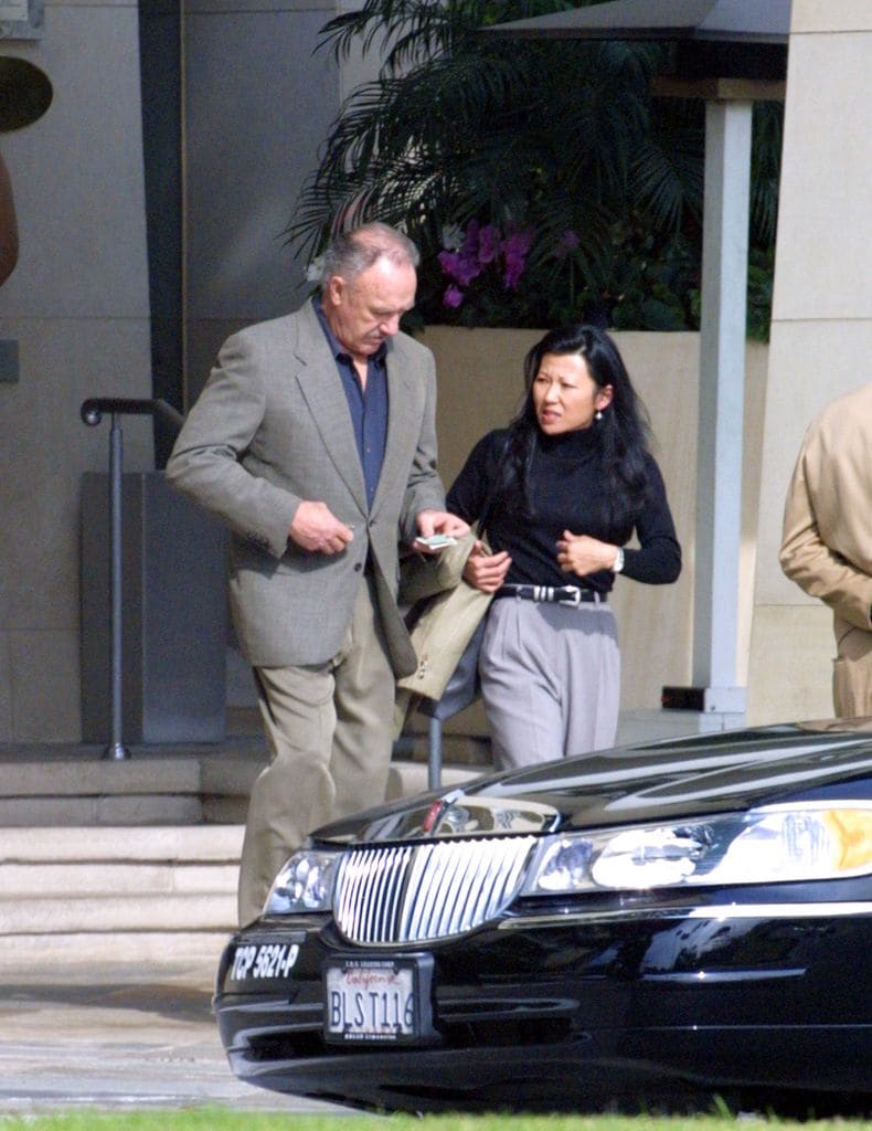 LOS ANGELES, CA - NOVEMBER 16: Gene Hackman and Betsy Arakawa are seen on November 16, 2001 in Los Angeles, California.  (Photo by Bauer-Griffin/GC Images)