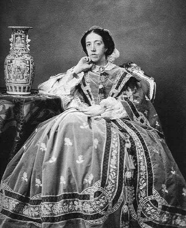 Tras enviudar, se casaría en segundas nupcias con doña María Cristina de Borbón y Borbón (1833-1902), con quien tendría cinco hijos
