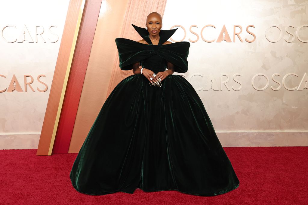 Cynthia Erivo en un diseño de Louis Vuitton 