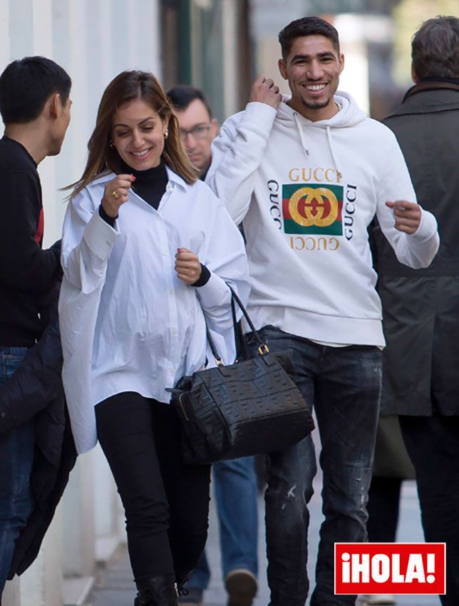 Hiba Abouk y Achraf Hakimi publican la primera foto de su bebé y desvelan el nombre