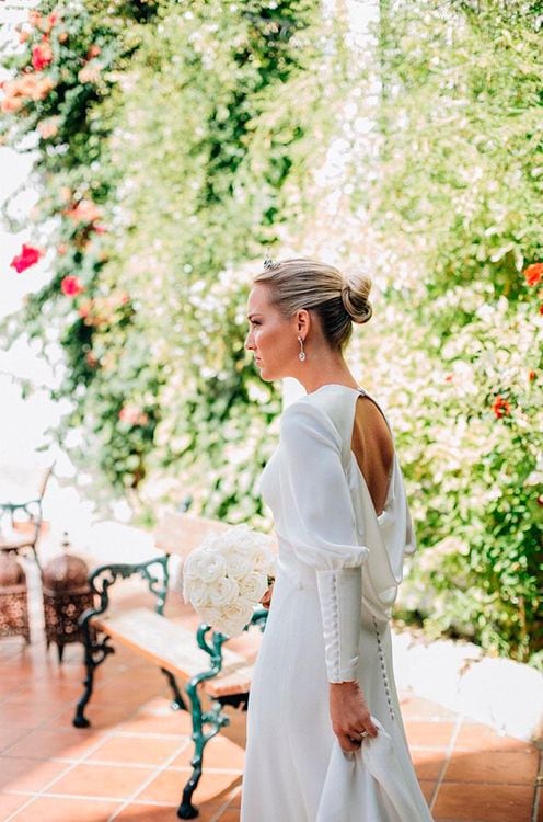 Vestido de novia con abertura en la espalda de Antonio García