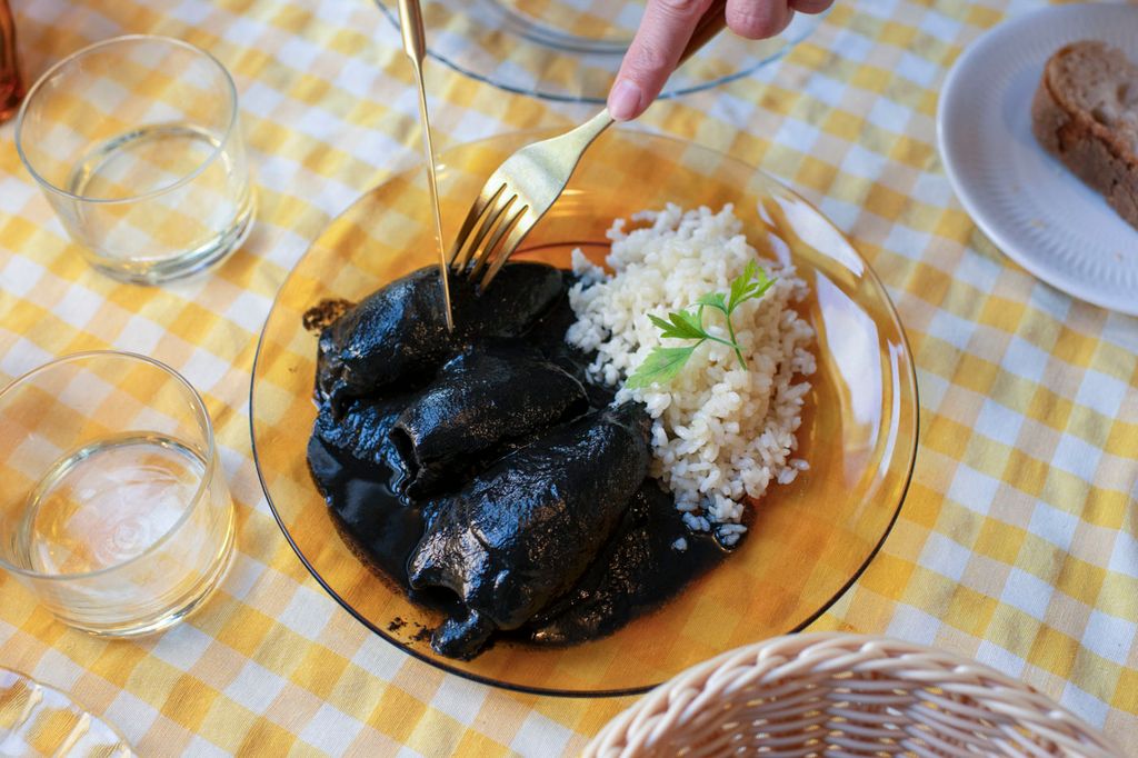 Chipirones en su tinta con arroz blanco, en el ‘Txakoli de El Paladar’ (Vizcaya)