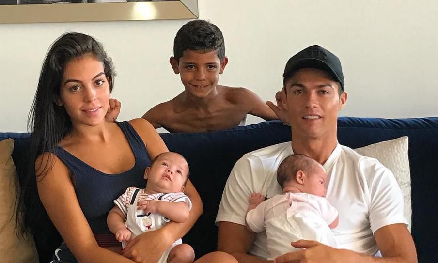 cristiano ronaldo georgina rodr guez y sus hijos