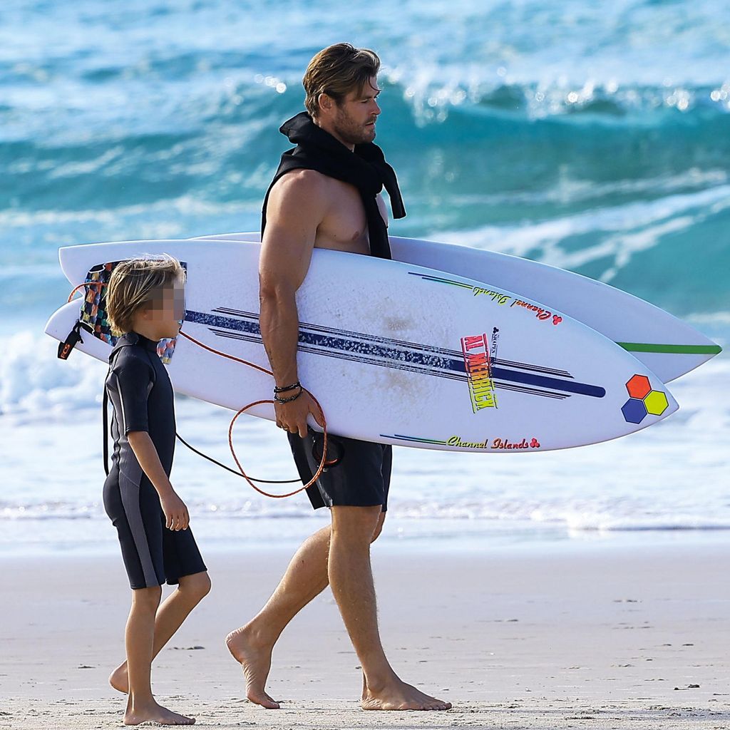 HOLA 4100. Chris Hemsworth con sus hijos.