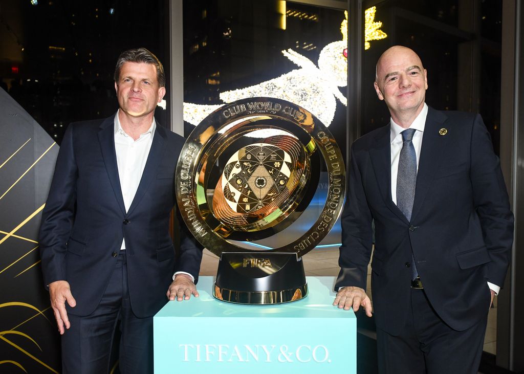 Anthony Ledru, Presidente de Tiffany and Co. junto a Gianni Infantino