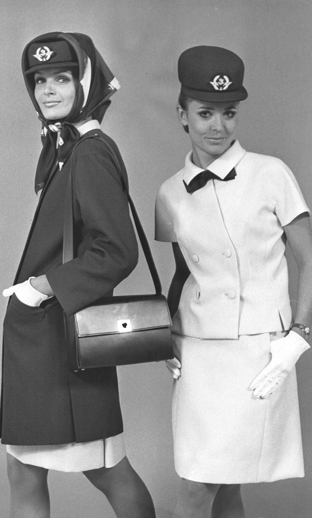 Les hôtesses d\'Air France habillées par Balenciage, 1968