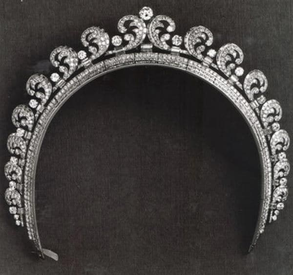 tiara halo